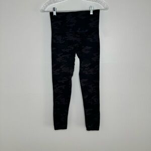Spanx seamless camo print high waisted legging small